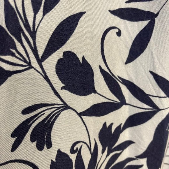 NEW DIRECTIONS-Size XL (14/16) Blue Floral Peasant Top-Bell Sleeve- Off Shoulder - Picture 11 of 12